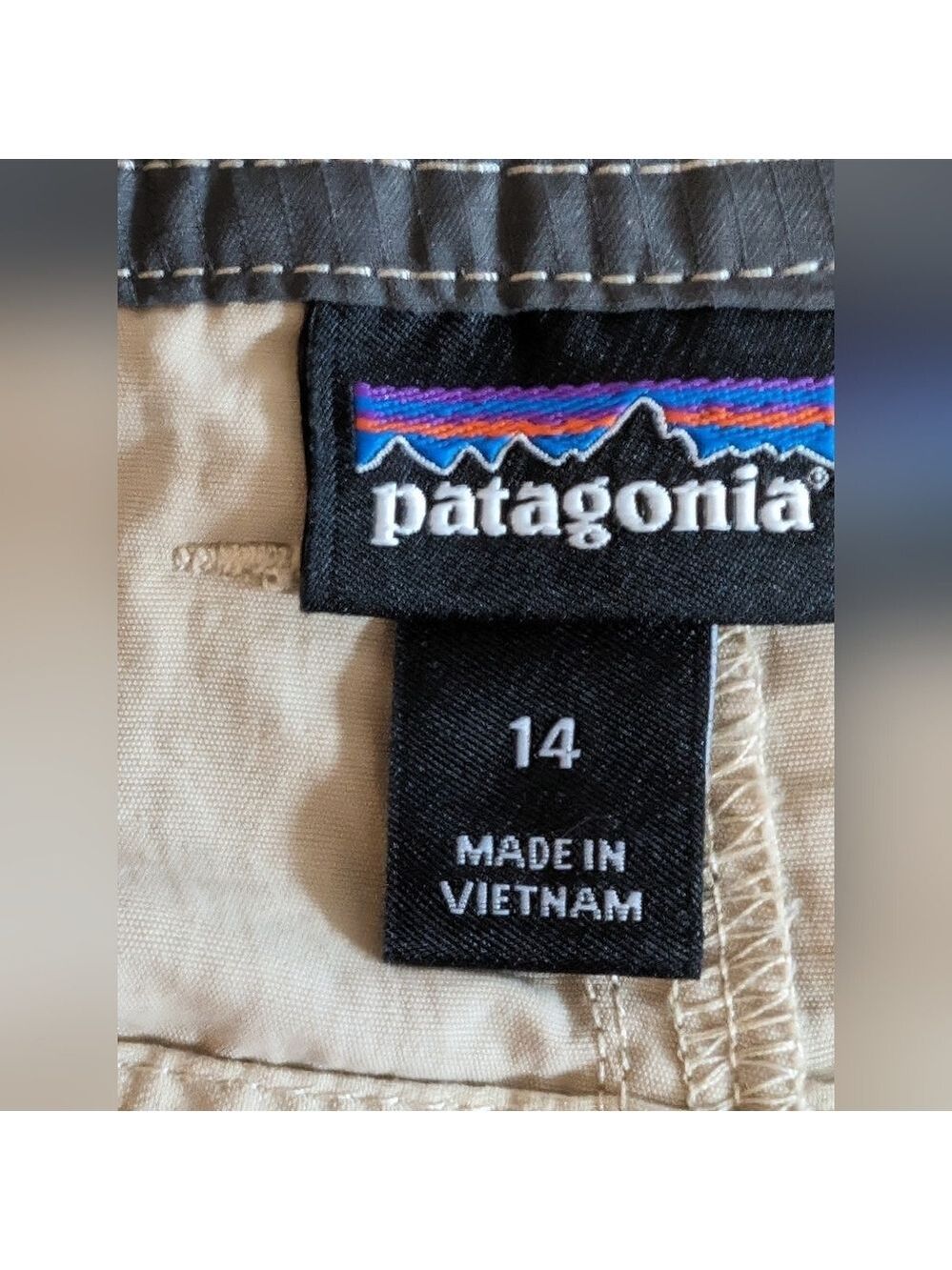 Patagonia Khaki Women's Away From Home Shorts Size 14 EUC Cabincore Outdoors - Picture 10 of 12